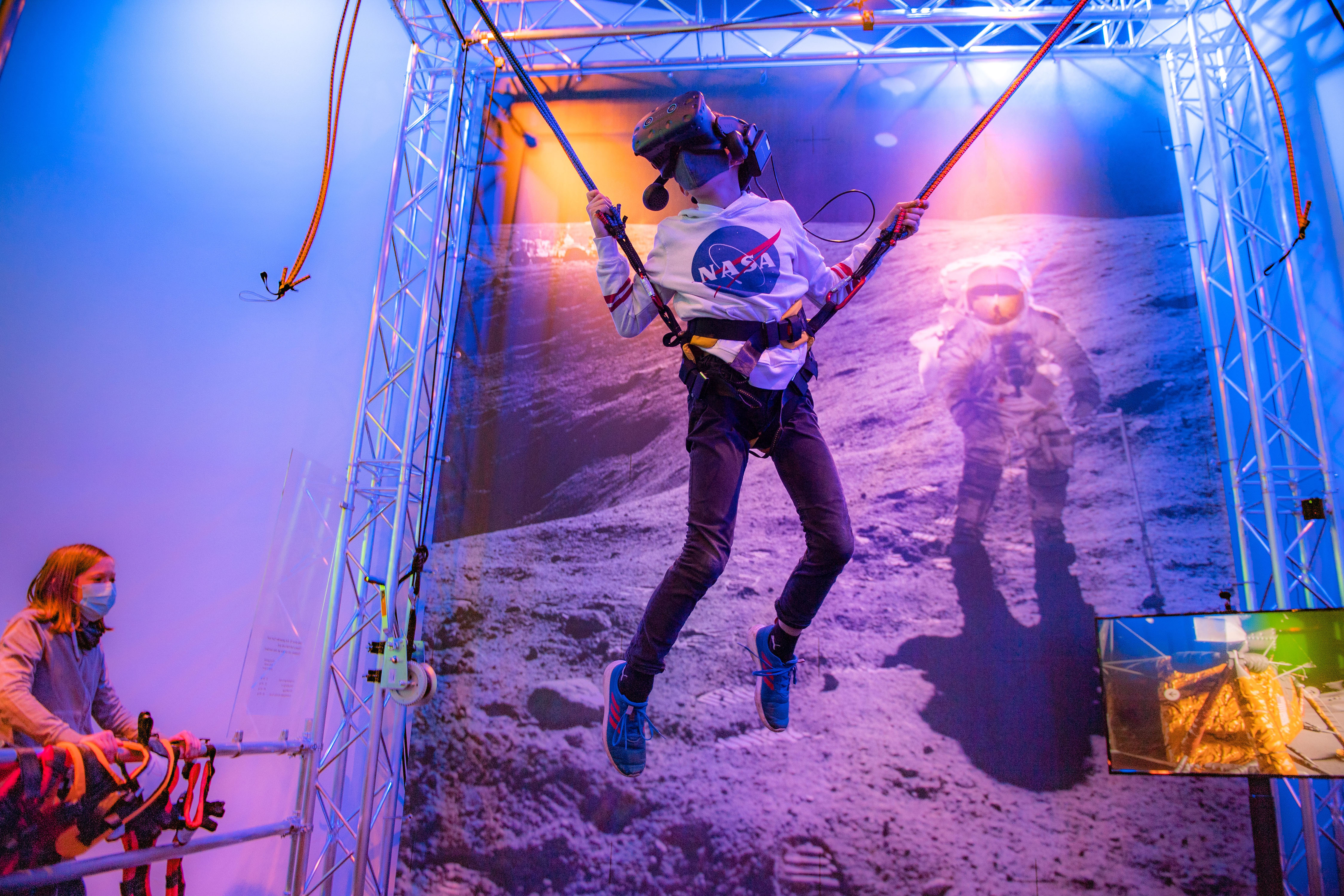 Image for Moon Jump – Virtual-Reality-Tour auf dem Mond